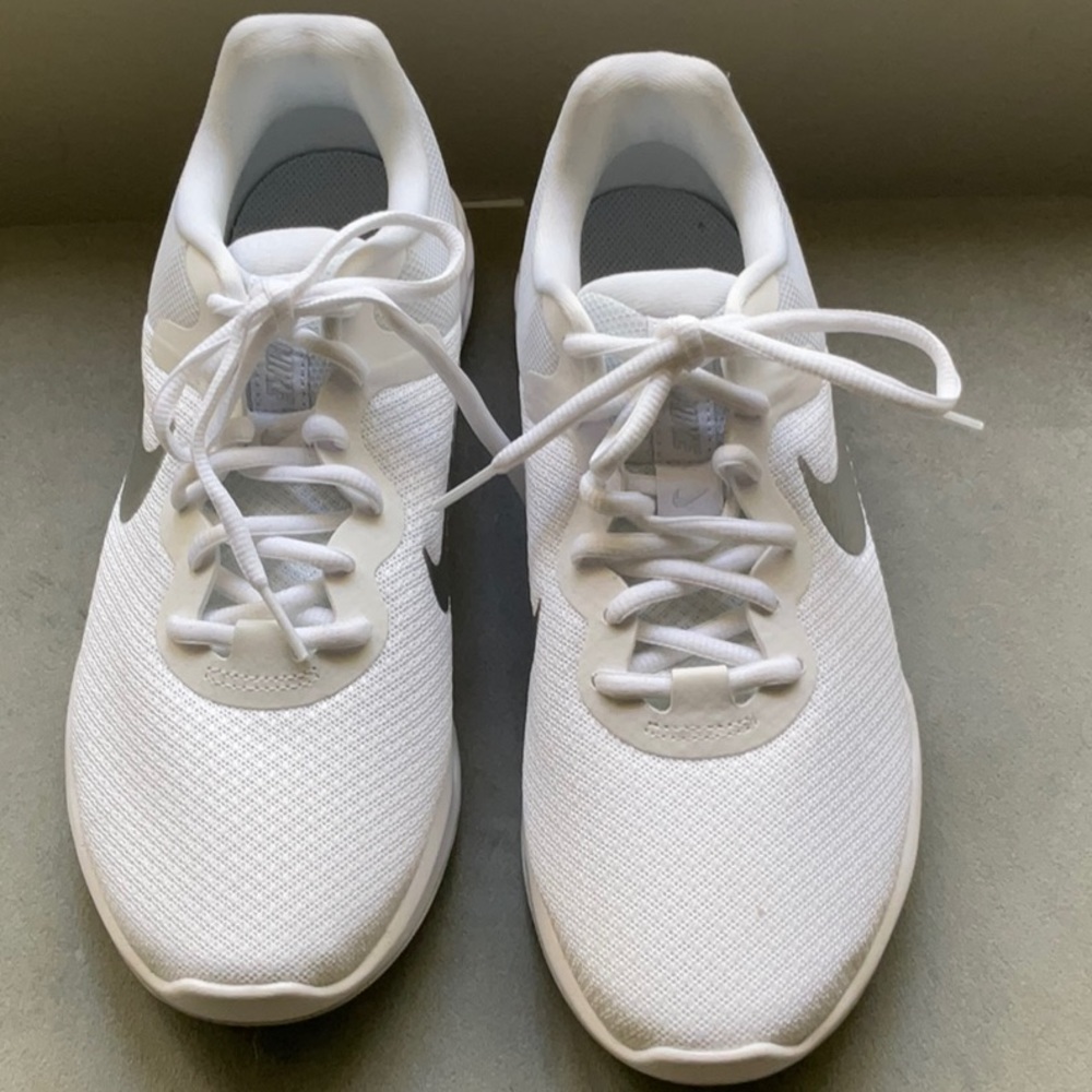 Nike Revolution 6
Women's Road Running Shoes - Picture 2 of 5
